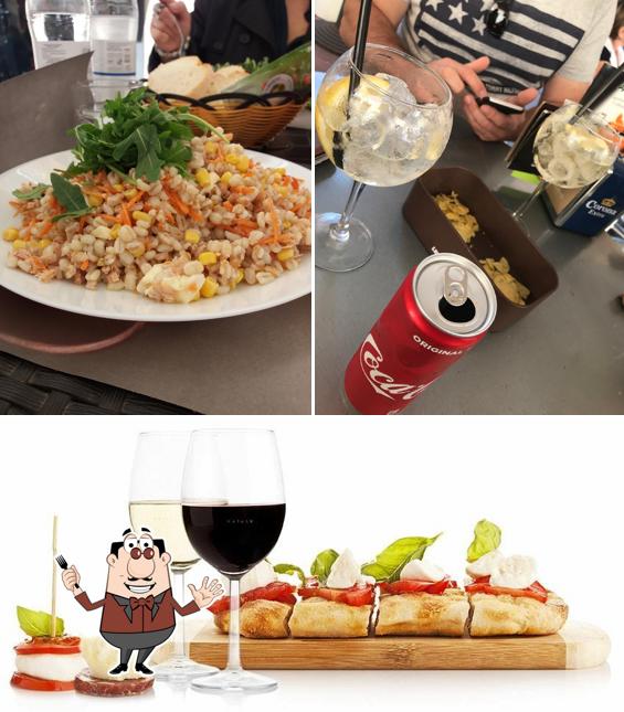 Caffè del Corso si caratterizza per la cibo e vino
