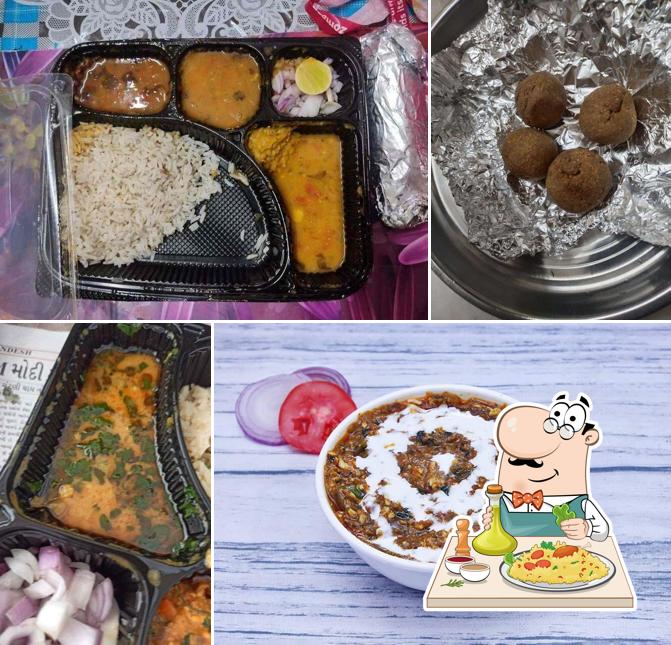 Food at Kalyan Bhojnalay