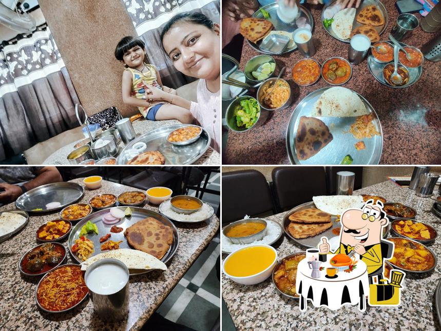 Food at Sureshwar Parotha House