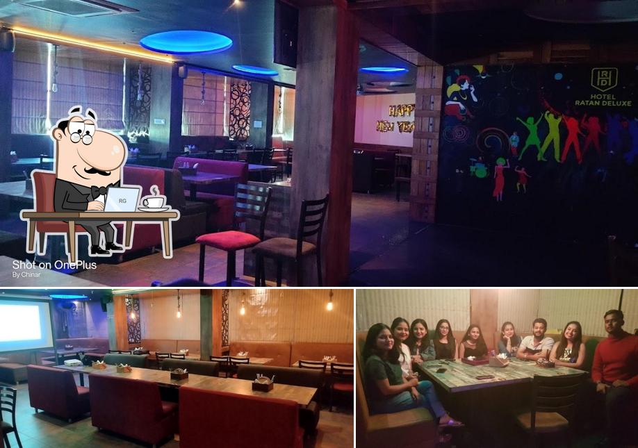 Check out how Agent Jacks Bar Miraj looks inside