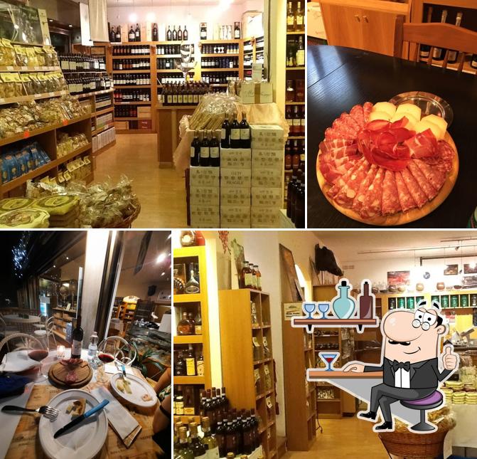 Gli interni di Enoteca La Pergola In Città