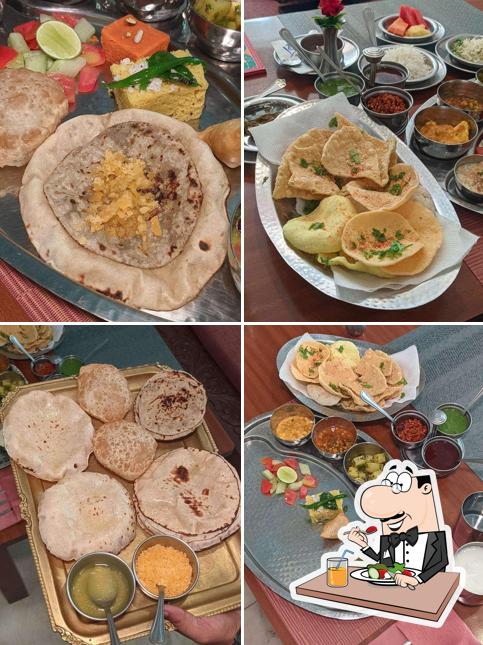 Meals at AUR JALSA