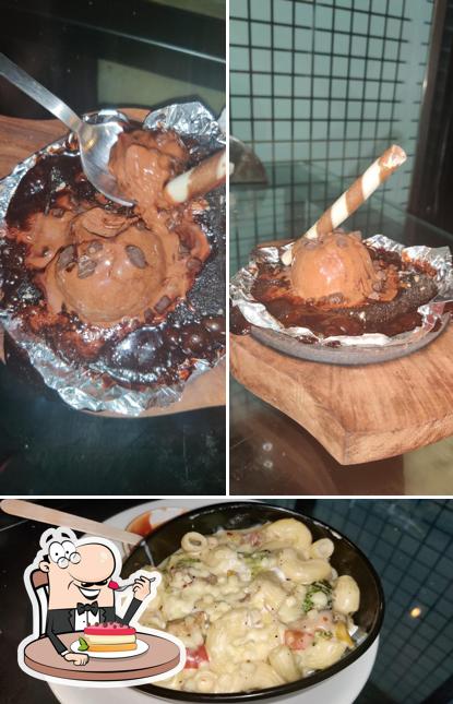 Jumpin Beans Cafe & Restaurant serves a selection of desserts