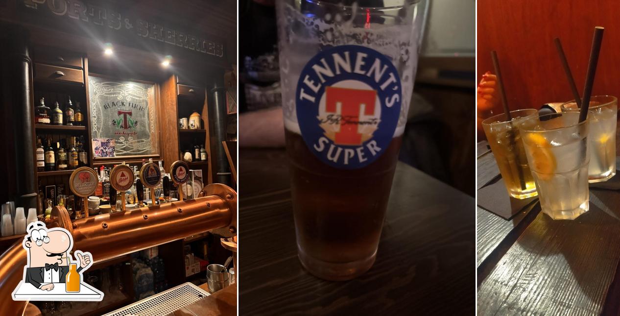 Goditi qualcosa da bere a The Black Tulip Irish Pub