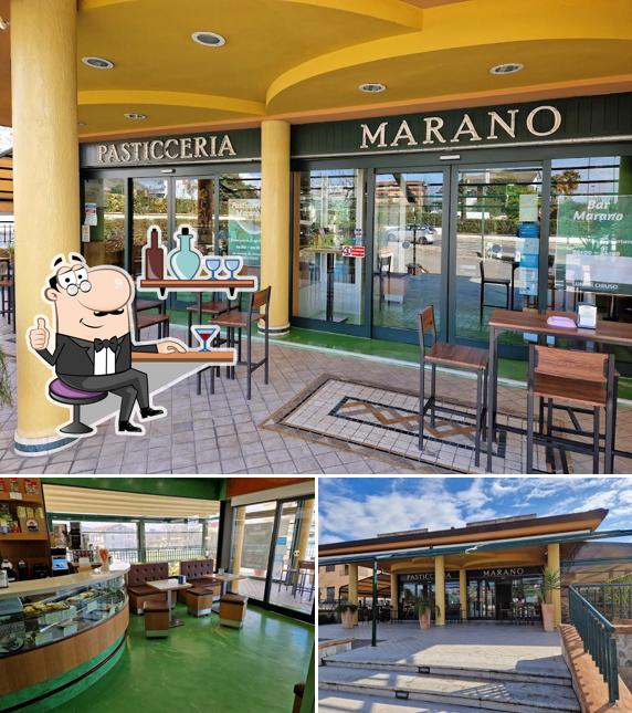 Gli interni di Pasticceria Napoletana Marano Gennaro