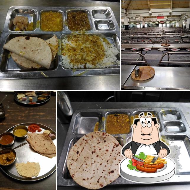 Food at Saibaba Prasadalayam