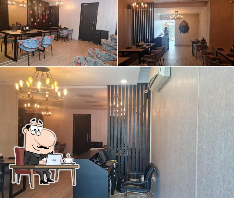 Check out how Wai Yu Mun Ching looks inside