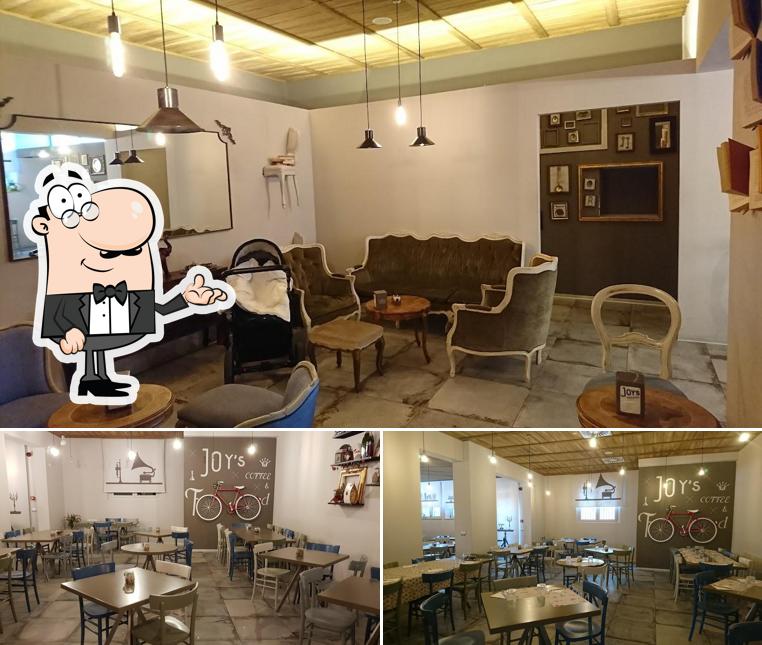 Gli interni di Joy's Coffee & Food