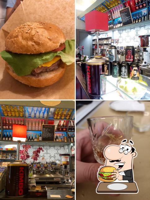 Prova un hamburger a Gusta Bar