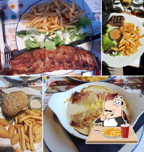 A Restaurant Crocodile vous pouvez commander des frites, des pommes frites