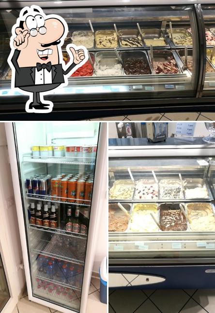 Dai un'occhiata agli interni di Gelateria Mori Yogurteria