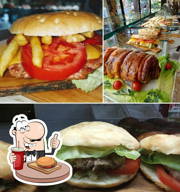 Ordina un hamburger a Pizzeria Girasole - colle salario