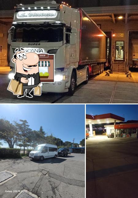 Guarda gli esterni di STAZIONE DI SERVIZIO IP VALENTINI