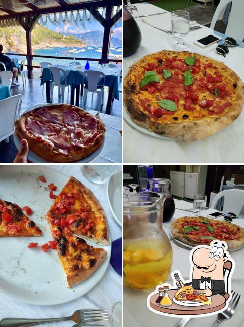 Scegli una pizza a Ristorante Trattoria Ippocampo