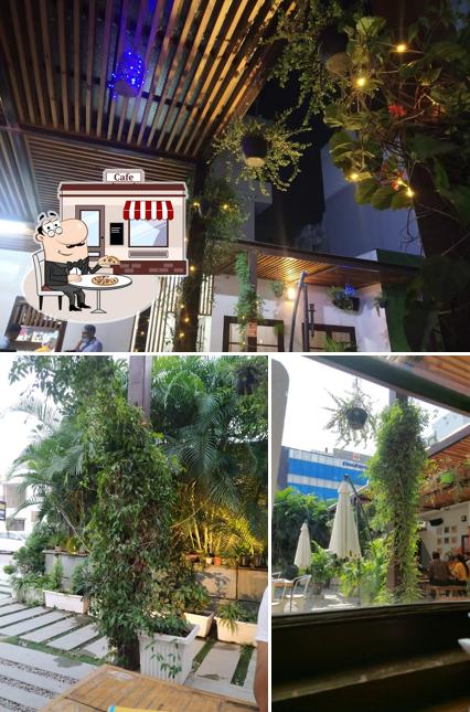 The exterior of Bun Makkhan Chai