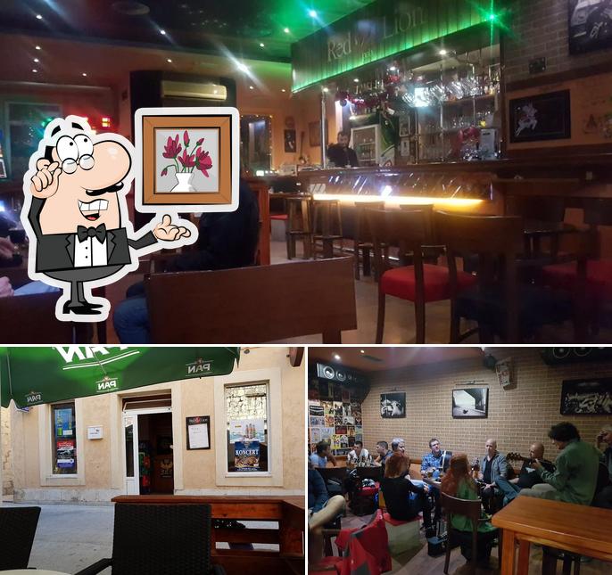 Gli interni di Red Lion Pub