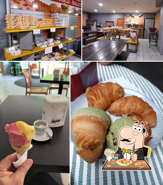 La immagine di cibo e interni da Bar Jolly Cafè & Store srl