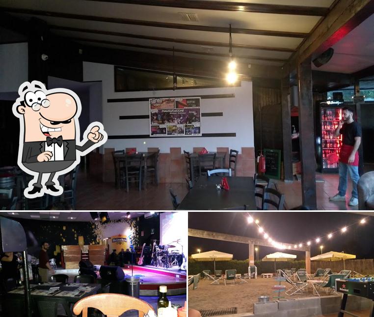 Siediti a un tavolo di SHOUT - Dinner, Beer & live