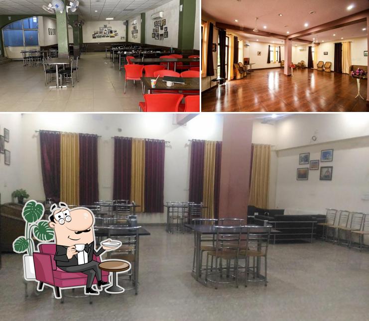 The interior of Foji Raj Dhaba
