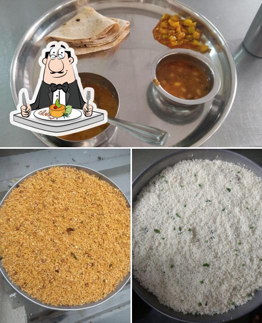Food at Himmat Jain Bhojanshala