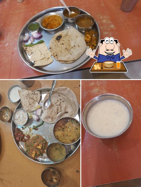 Clam chowder at Gopal Bhojnalaya
