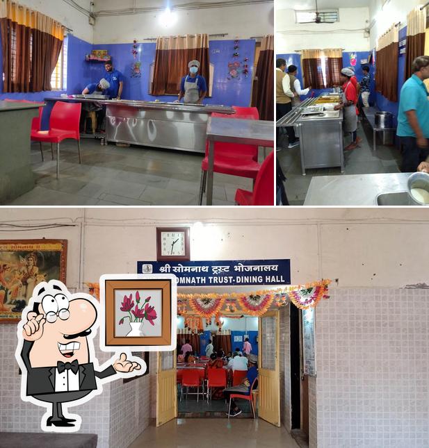 The interior of Somnath Trust nishulk bhojan prashad