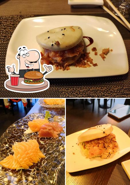Prenditi un hamburger a Watami Sushi Restaurant