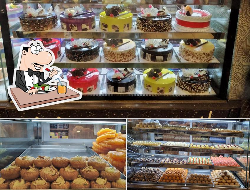Food at ES Iyangar bakery and sweets new branch