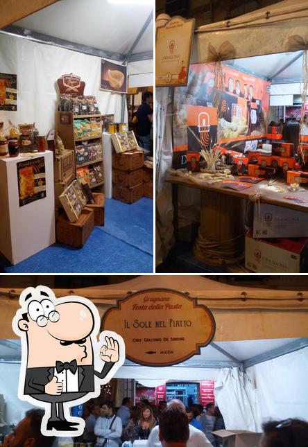 Ecco una foto di Gerardo Di Nola Maccheroni Napoletani Srl