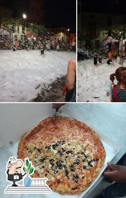 La esterno e pizza del ristorante