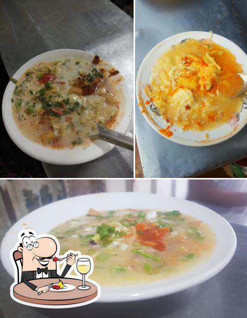 Food at Special Burmese Veg Khawsa