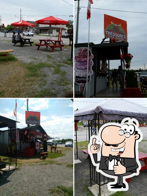 Theodores Chip Stand