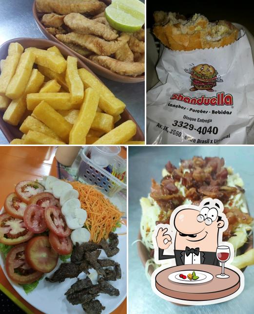 Comida em Shanduella Lanches