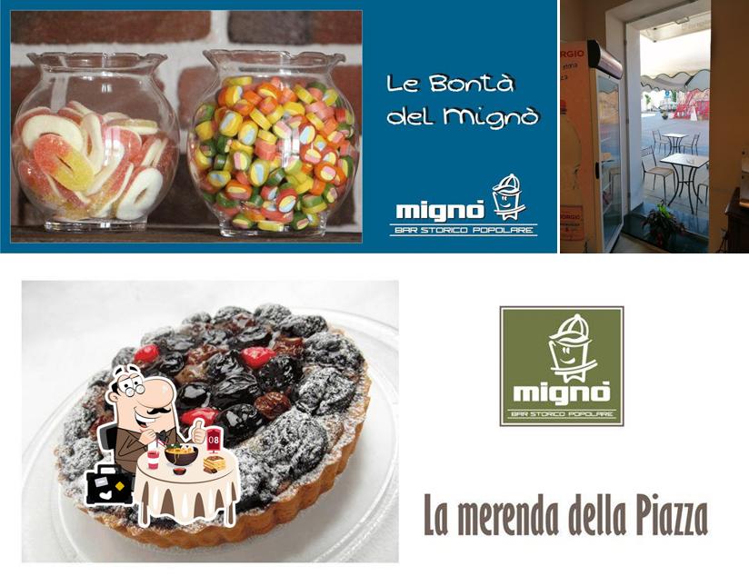 Tra le diverse cose da Migno' Bar Storico Popolare si possono trovare la cibo e tavolo da pranzo