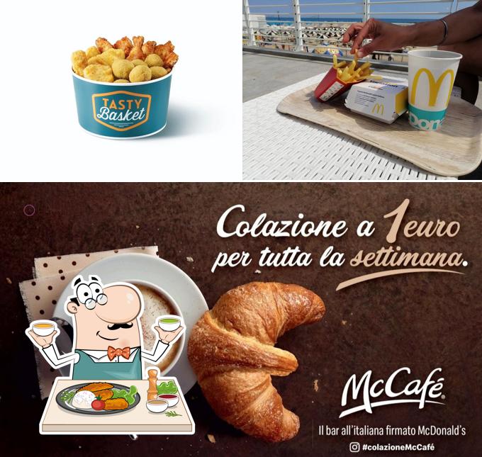 Cibo al McDonald's Pescara Via della Riviera
