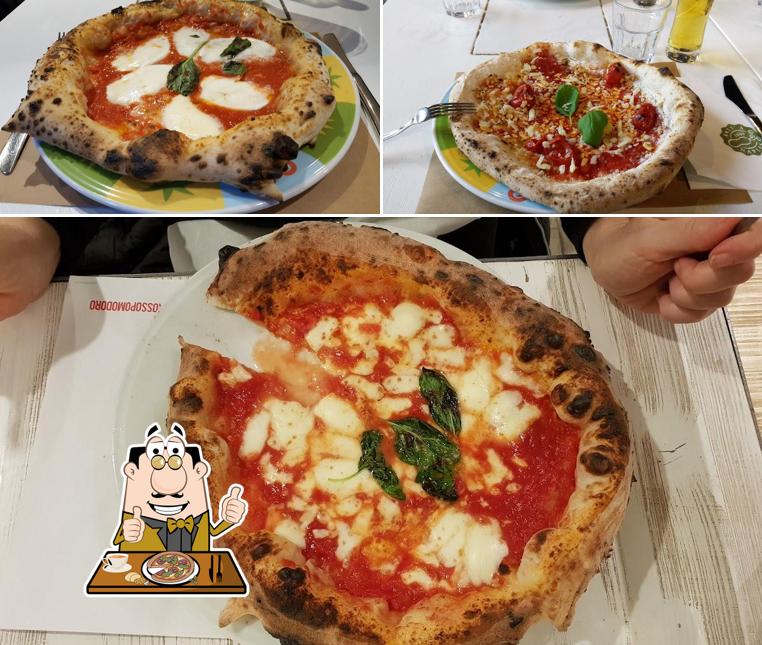 Scegli una pizza a Rossopomodoro Porta Romana