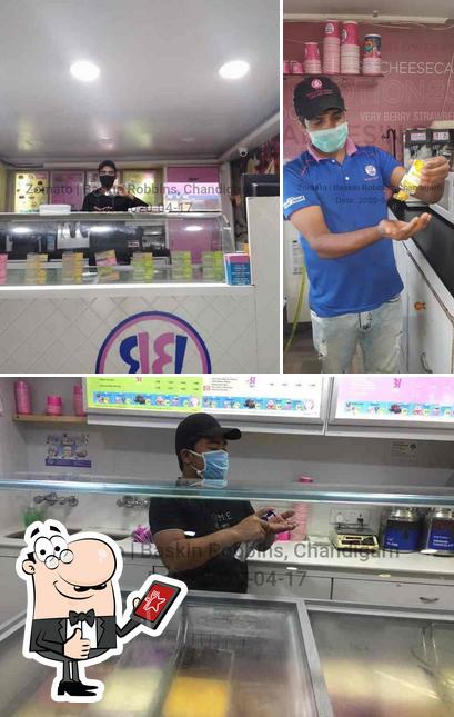Look at this pic of Baskin Robbins