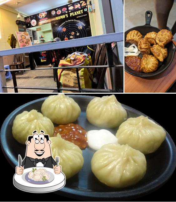 Dumplings at MOMO'S PLANET