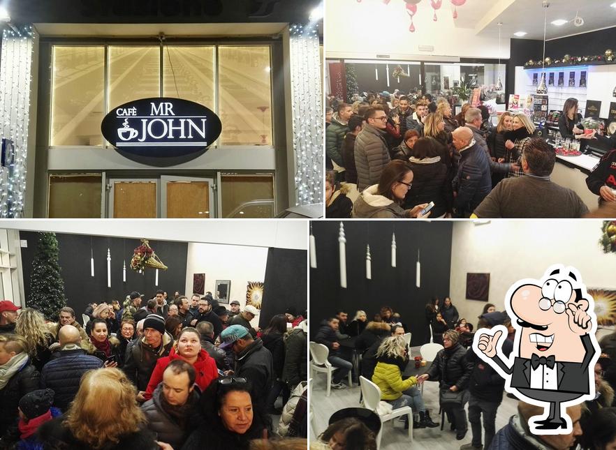 Dai un'occhiata agli interni di Cafè Mr John