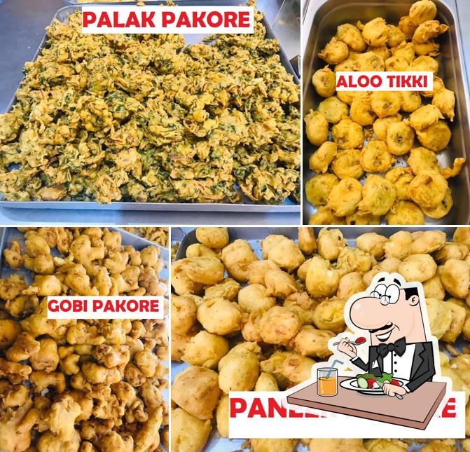 Food at Mast Ram Pakore wale (Mastu Pakode Wala)
