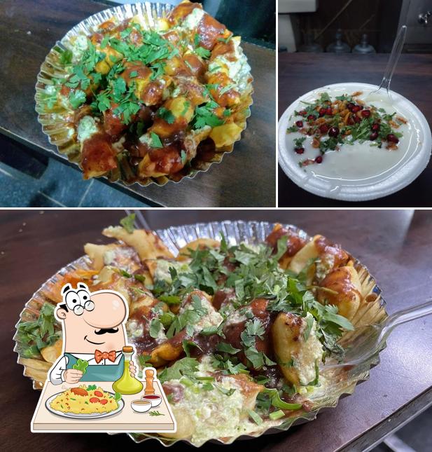 Food at Sadhana Bhel