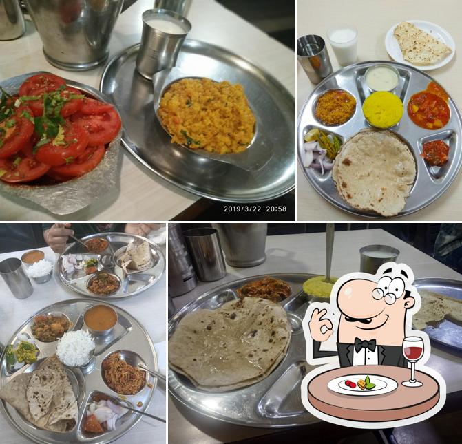 Food at Jalaram Parotha House