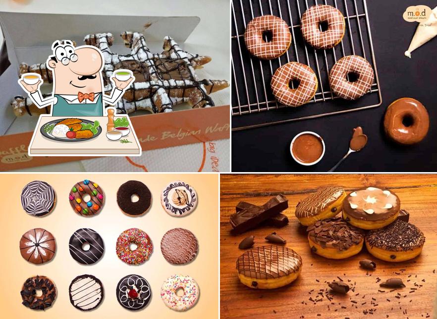 Food at Mad Over Donuts