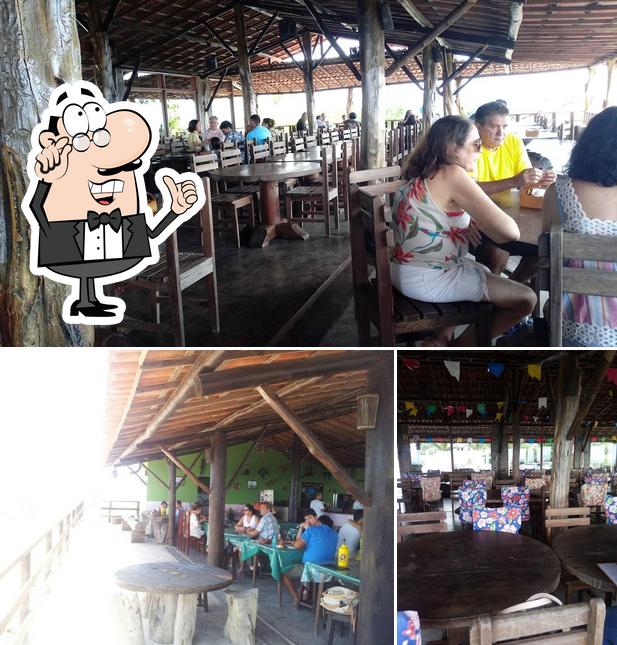 Veja imagens do interior do Restaurante Galinha Da Serra