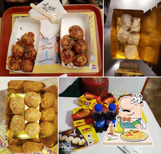 Food at WOW MOMO