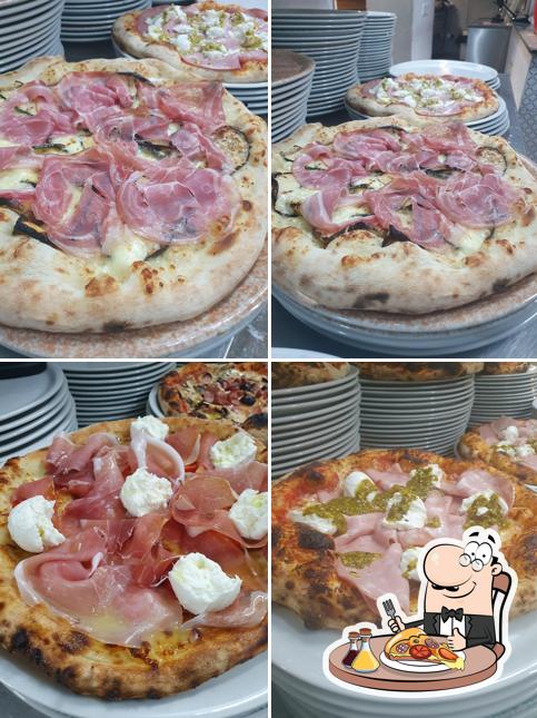 Scegli tra le molte varianti di pizza