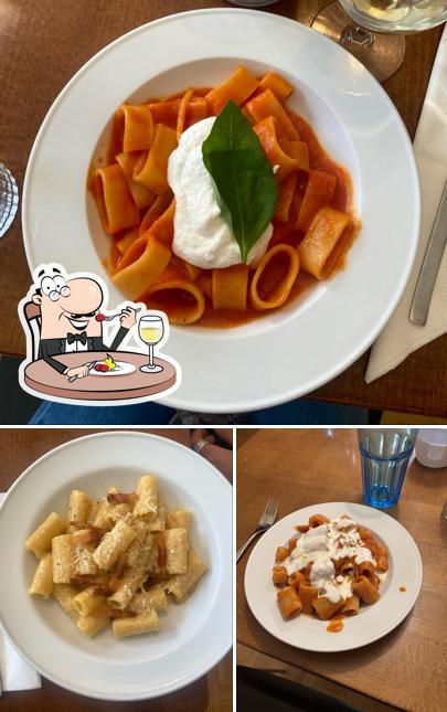 Tra le varie cose da Luigi Pisellucci Restaurant si possono trovare la cibo e interni