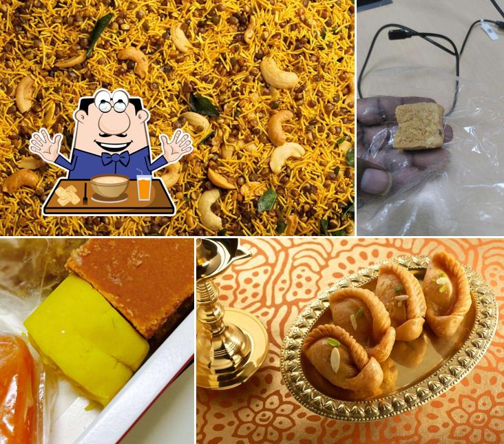 Food at G Pulla Reddy Sweets