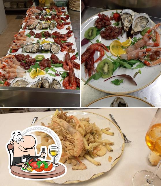 Prenditi la cucina di mare a Trattoria TRE CORONE