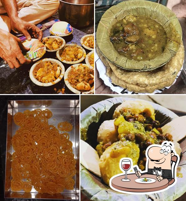 Food at Deena guru ki Hing ki kachouri subah Banaras ka nasta